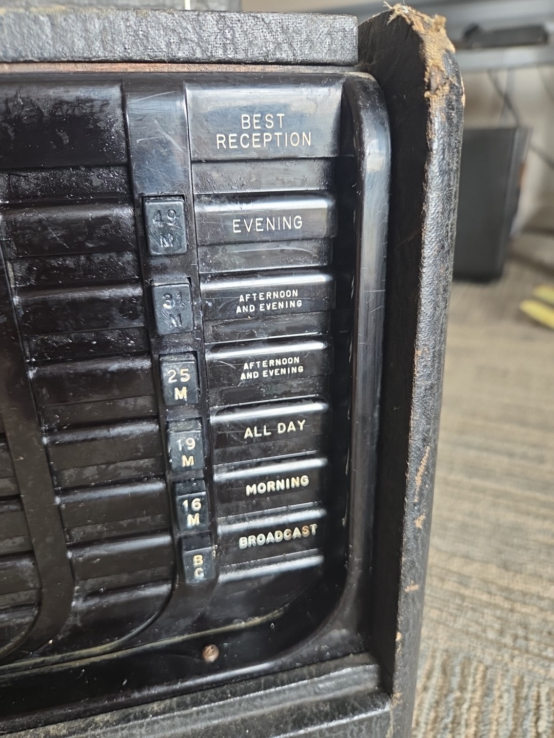 Vintage Zenith Transoceanic Radio G500 Chassis 5G40 - Turns On. For Restoration.