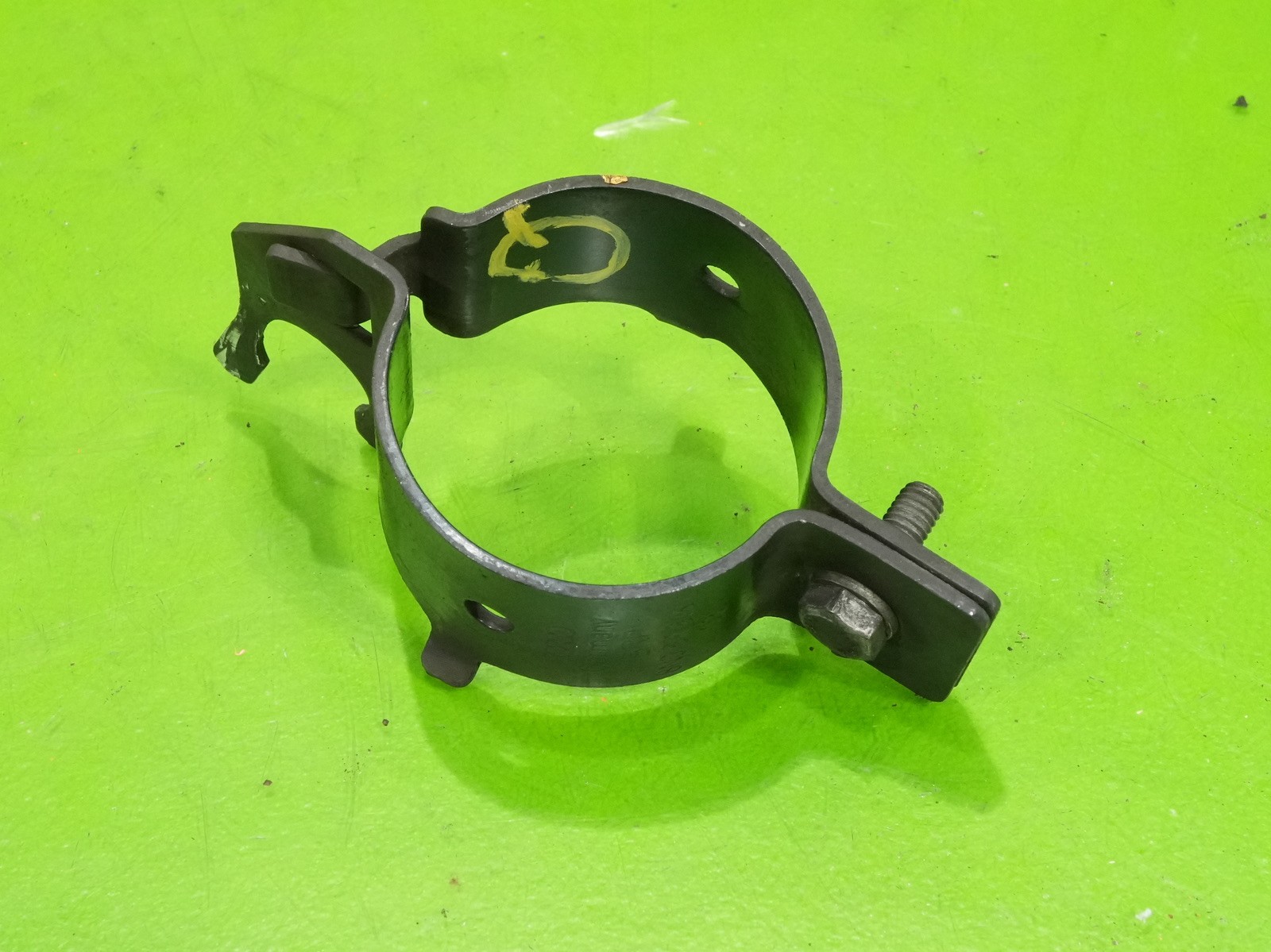 00-06 Audi TT OEM 8N611845 front strut brake hose line mount bracket holder