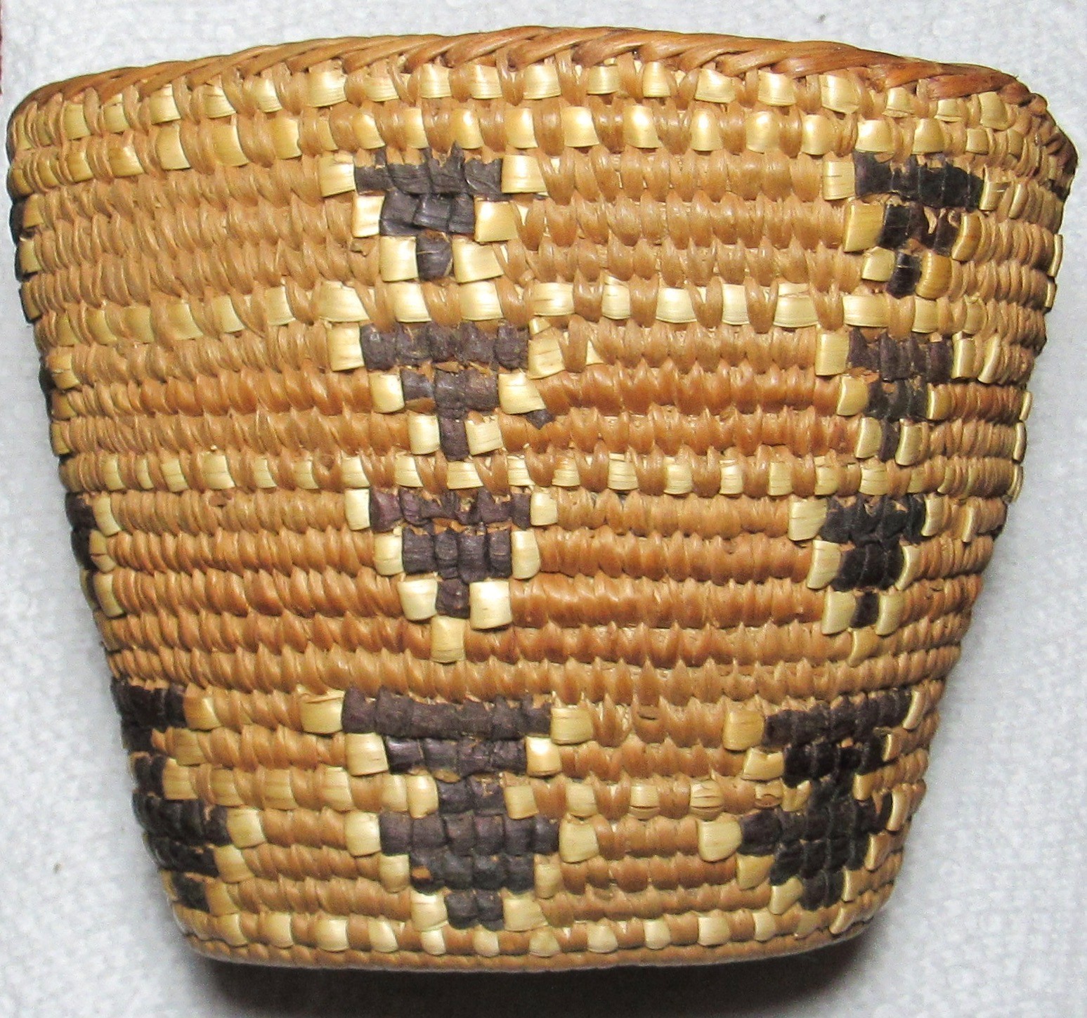 KLICKITAT PLATEAU INDIAN TREASURE IMBRICATED MOUNTAIN BASKET HAT NATIVE AMERICAN