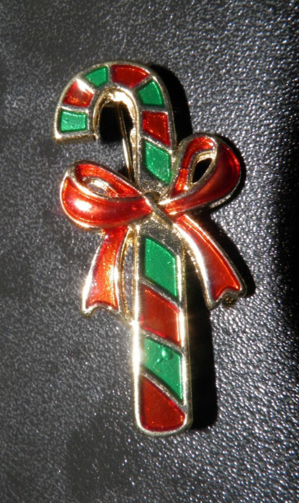 Jewelry Lot of 17 Items Christmas Wildlife Brooches Bracelets For Wear or Crafts