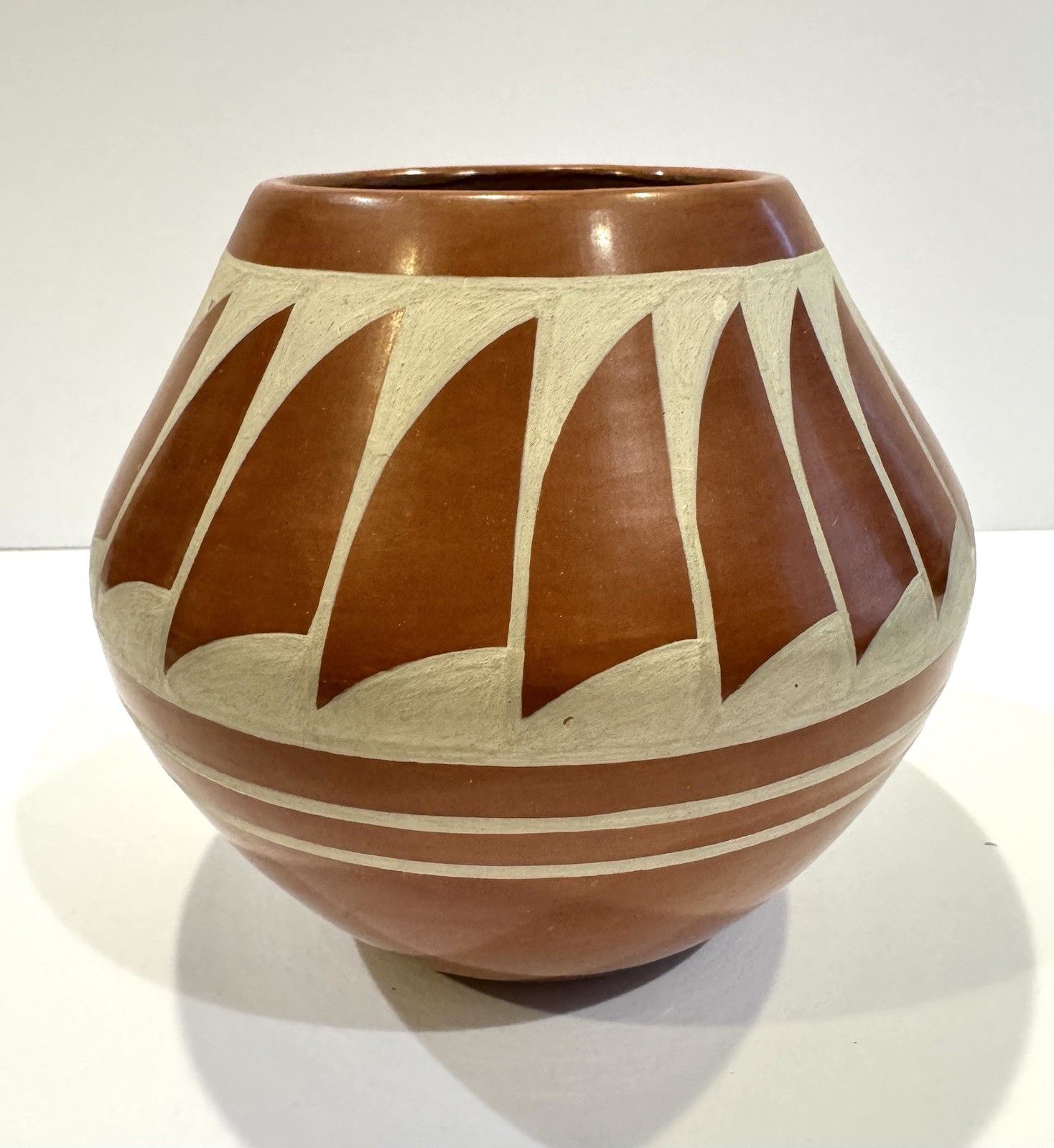 VERY FINE Albert & Josephine Vigil Red Pottery Vase San Ildefonso Pueblo 6"