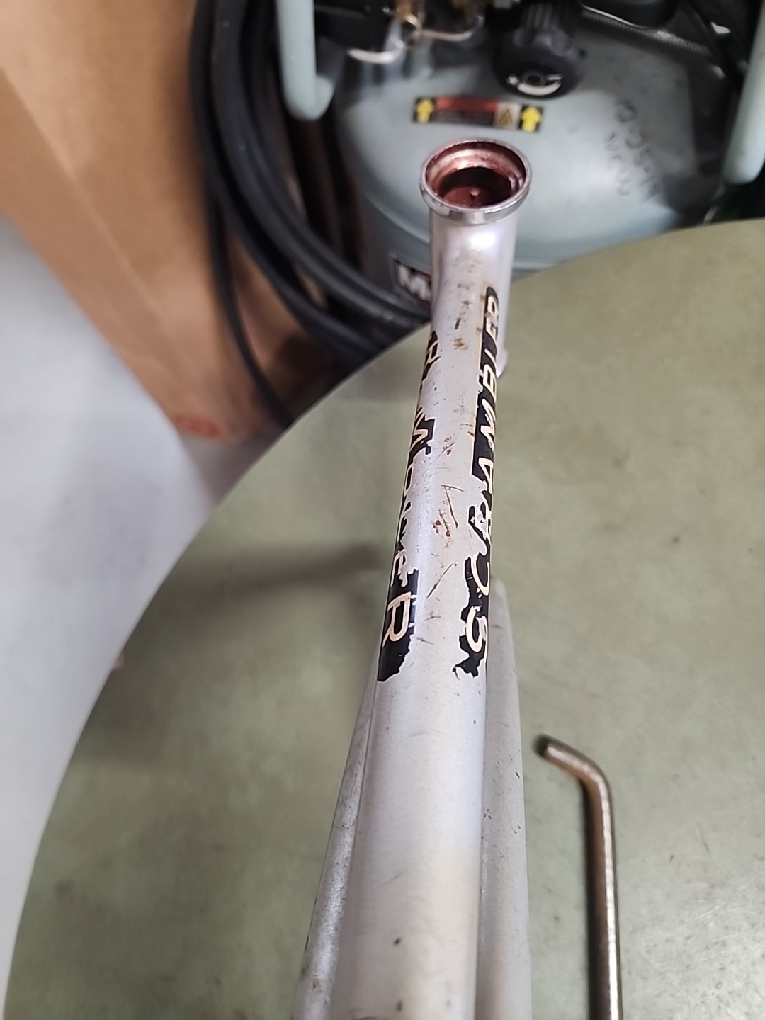 1975 SCHWINN STINGRAY SCRAMBLER BMX 20 INCH SILVER FRAME KICKSTAND HEADBAGE L$$K