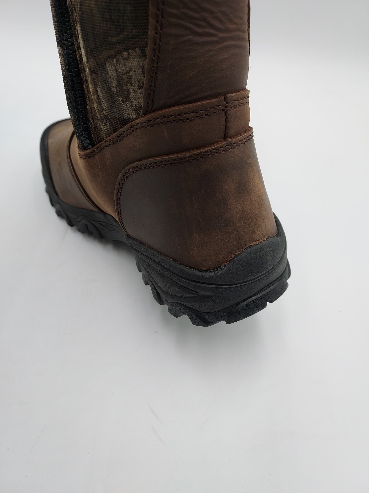 Magellan Outdoors Men's Sz 7D Snake Shield Armor 3.0 Realtree Edge APX (K4-D5)