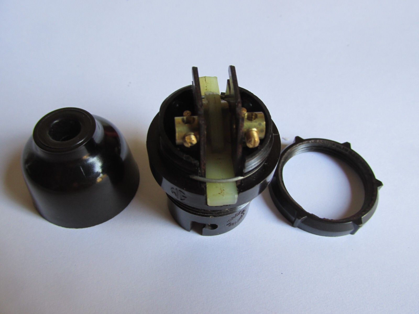 Vintage B22 WG , Bakelite Holder . (TRP04)