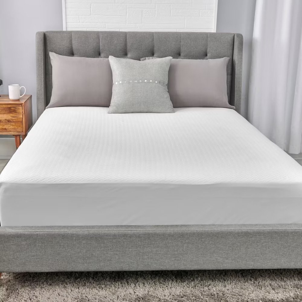 Allerease Mattress Protector Waterproof Temperature Balancing, King