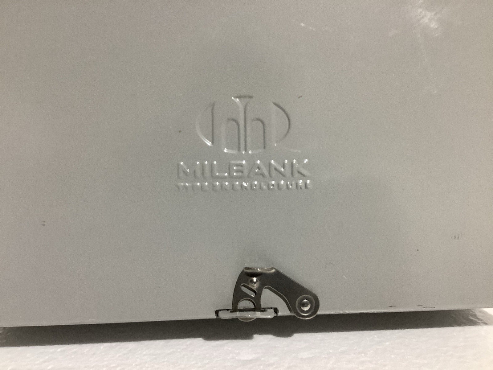 Milbank Meter Base, 320A, 600VAC, Ringless Lever Bypass Meter Socket