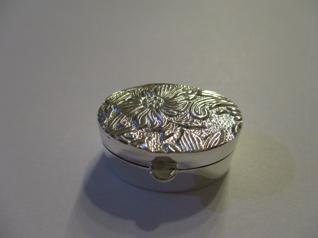 Sterling silver pill box oval shape small Gorgeous design on top 925 silver