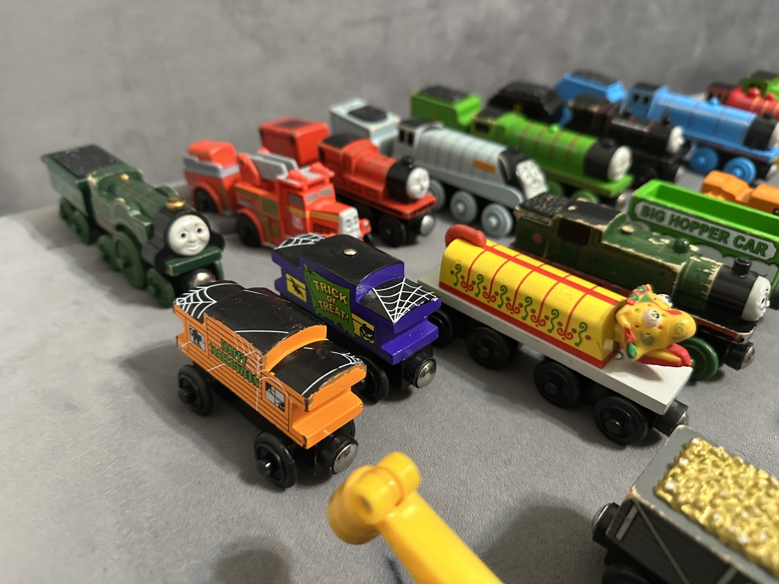 Thomas & Friends Wooden Railway Magnetic Train Lot of 40 Rare HTF