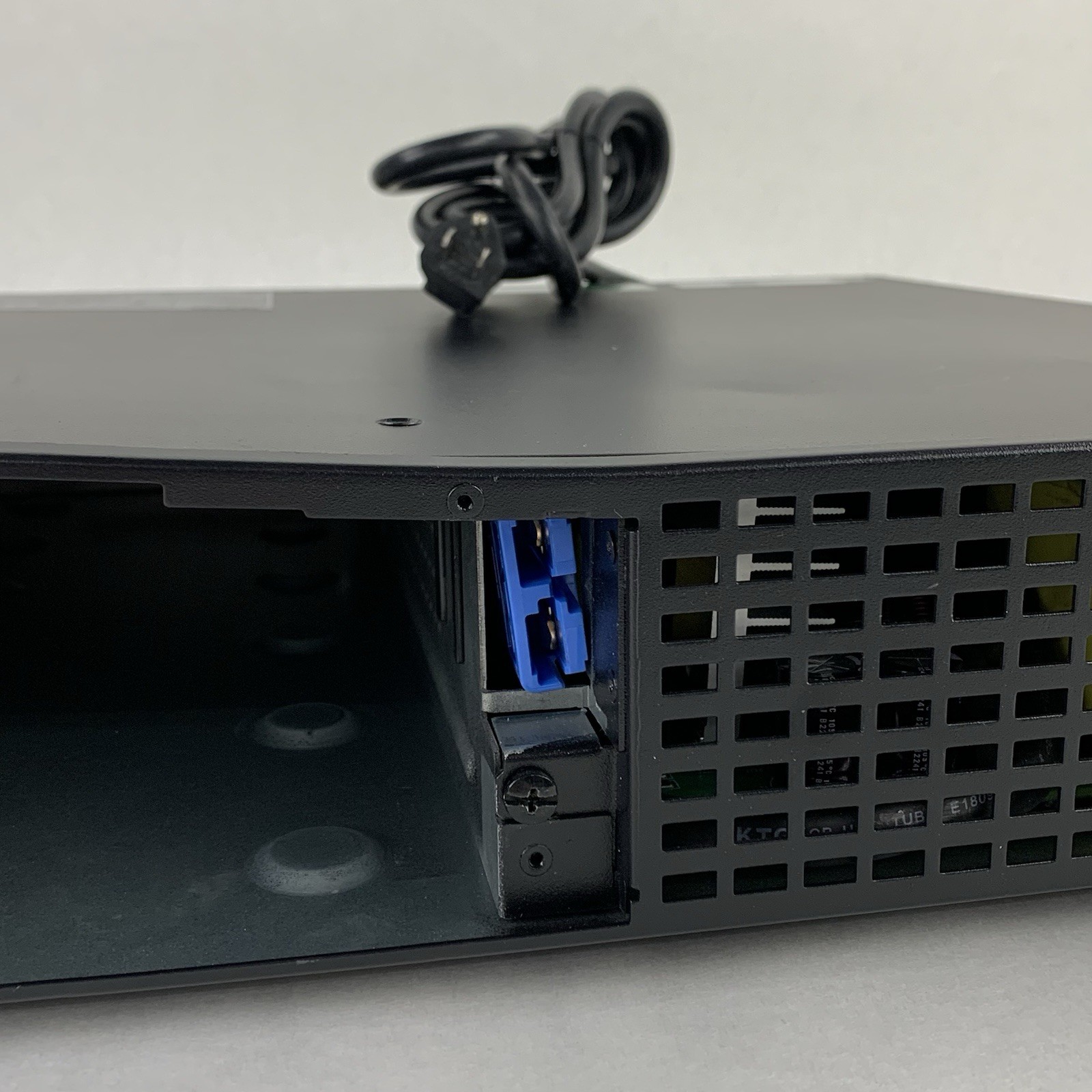 APC SMX1500RM2UCNC Battery Backup UPS Tested Bent No Net Card No Batt No Caddy