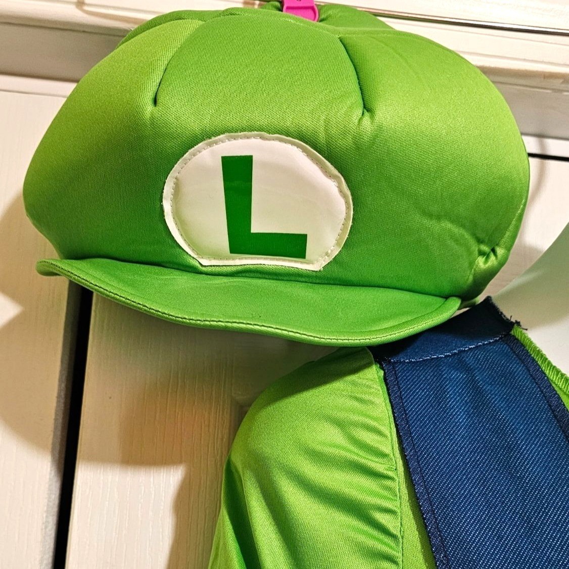 Luigi Costume Girls 10-12 Mustache Stick Gloves Hat Jumpsuit Super Mario Cute