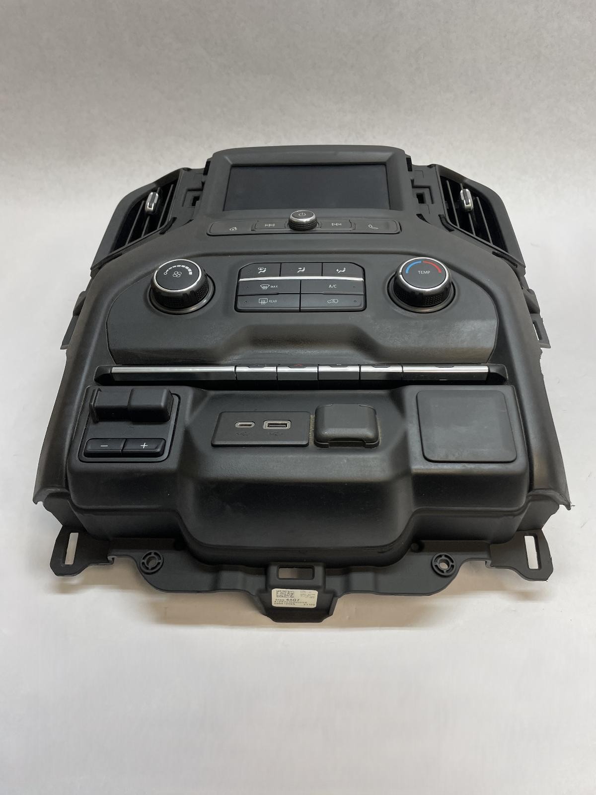 2021 CHEVY SILVERADO 2500 RADIO CONTROL PANEL 8" DISPLAY 84799539 HEAT/AC DASH