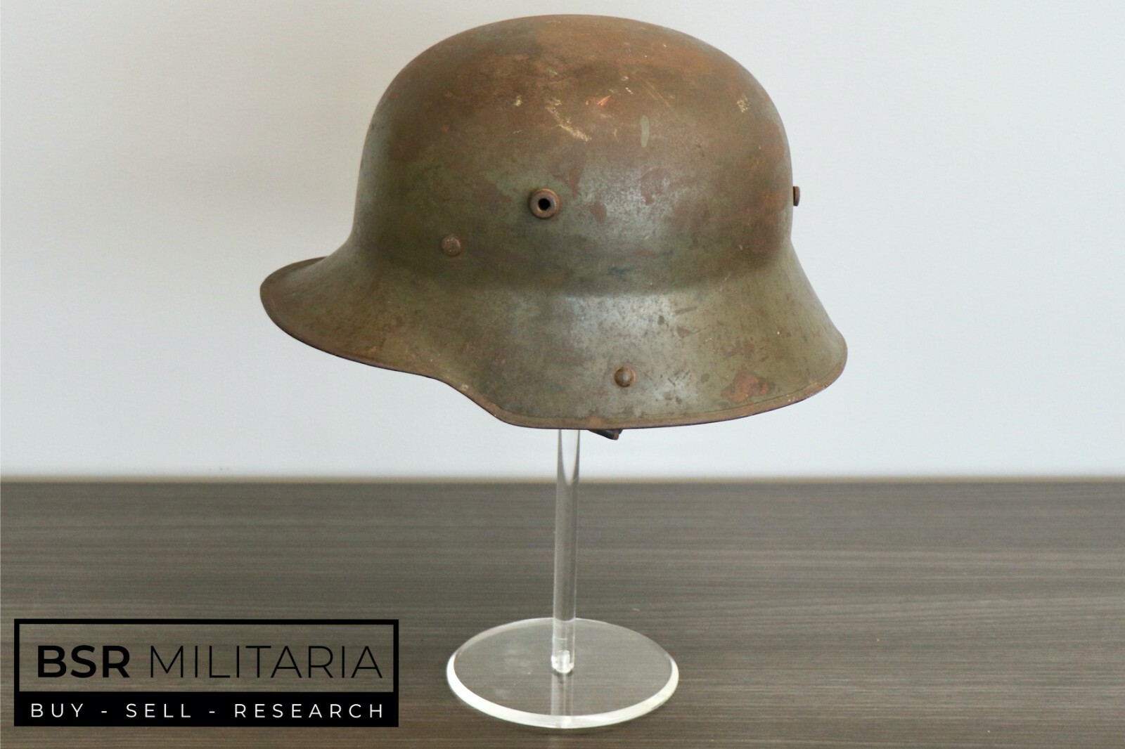 Iraqi / Iraq Helmet Display Stand - Acrylic Combat Museum Headgear Presentation