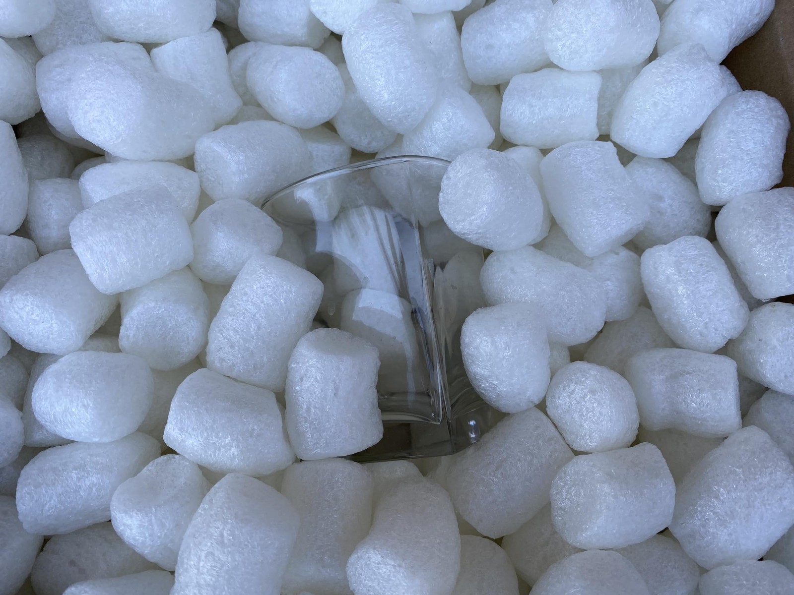 Aruva Kitchen Biodegradable Peanuts 0.25 cu ft naturaly antistatic white