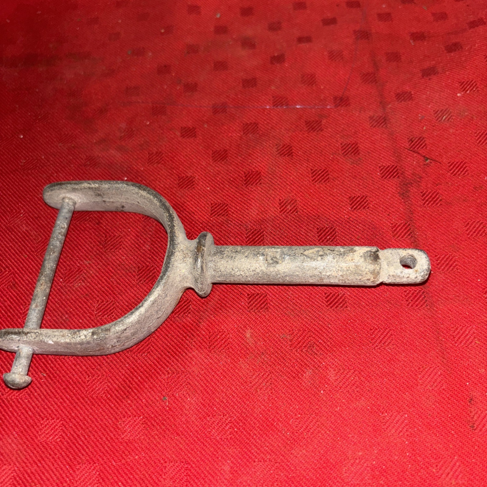 VINTAGE Metal - ONE OAR LOCK DRILLED FOR A PIN - TOOL/MARINE/NAUTICAL