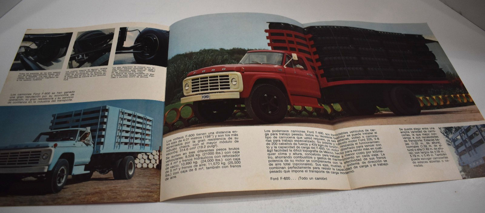 *Original* 1975 Ford F600 Truck Sales Brochure - Spanish Version