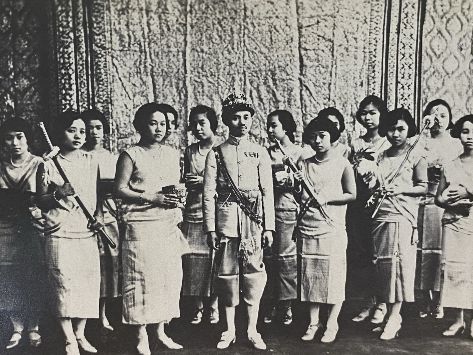 Siam Thailand Postcard King Rama7 & Royalty Family 1930 9*13.5 cm. Free shipping