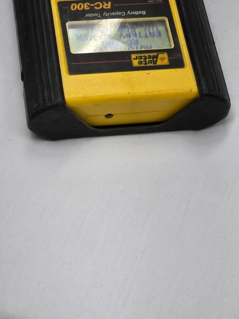 Auto Meter RC-300 Handheld SLA Battery Tester