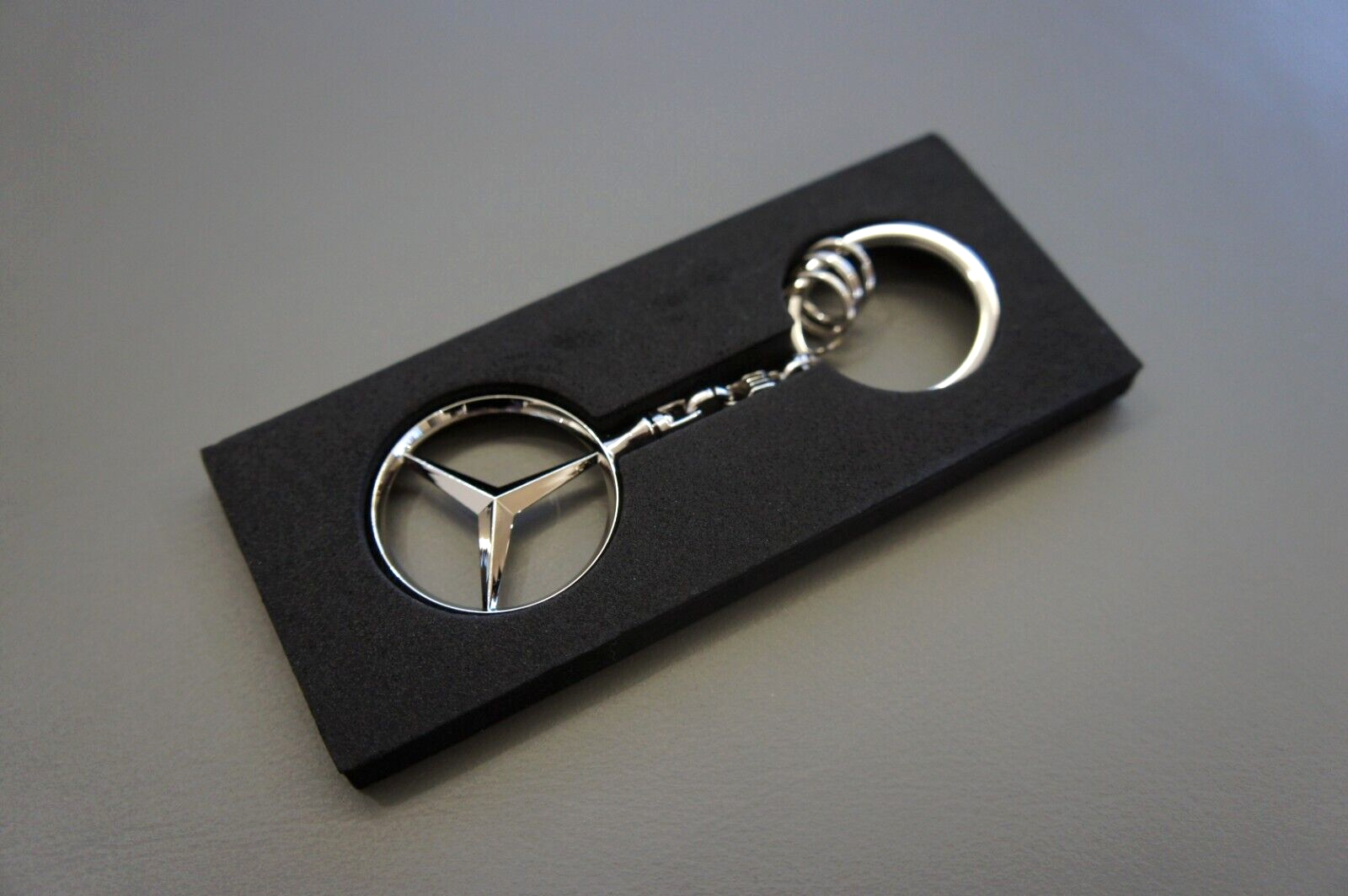 New Genuine OEM Mercedes-Benz Brussels Silver Stainless Steel Keychain B66957516