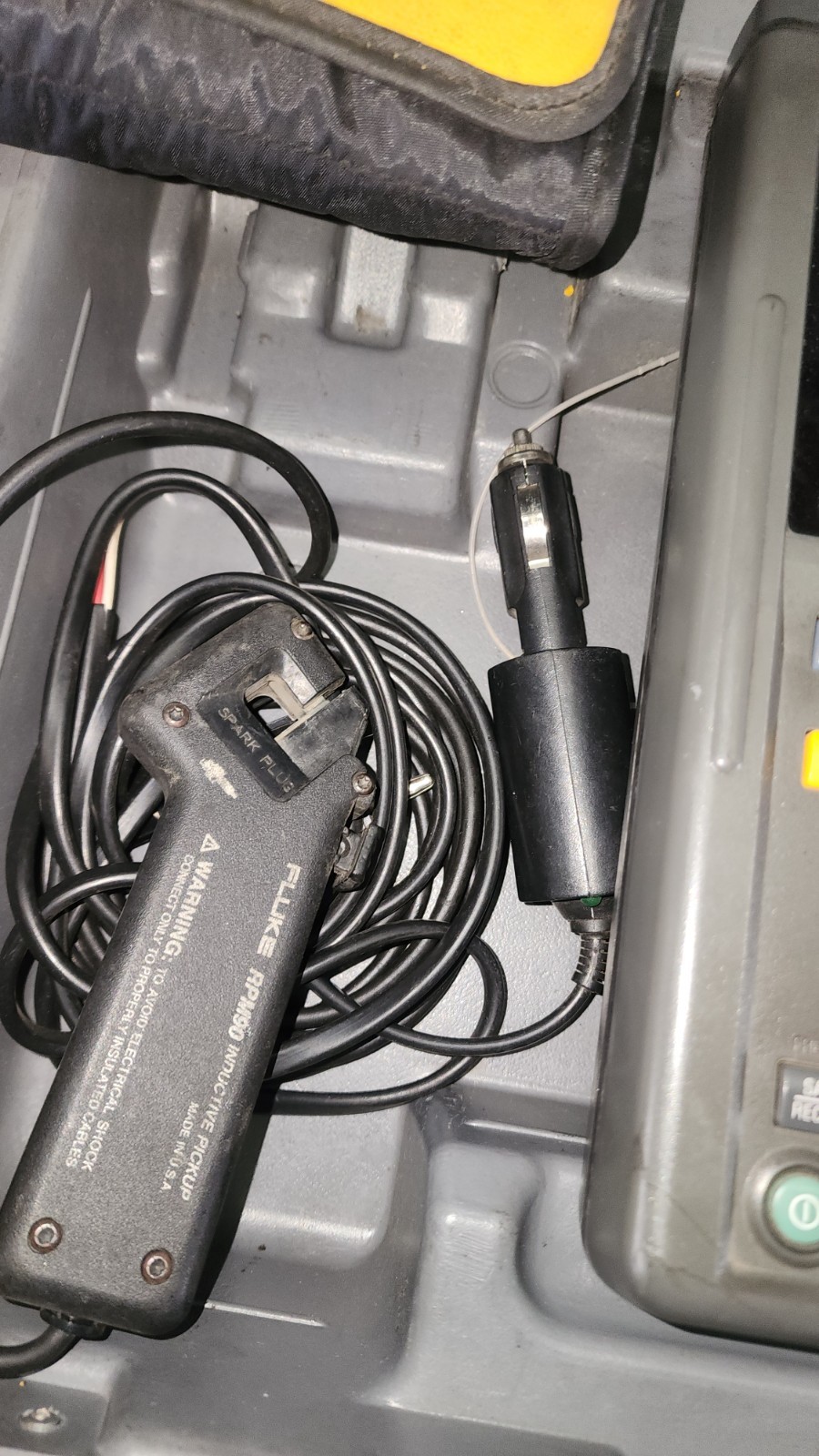 FLUKE 98 SCOPEMETER Series ii With Case and Cables Great Condition