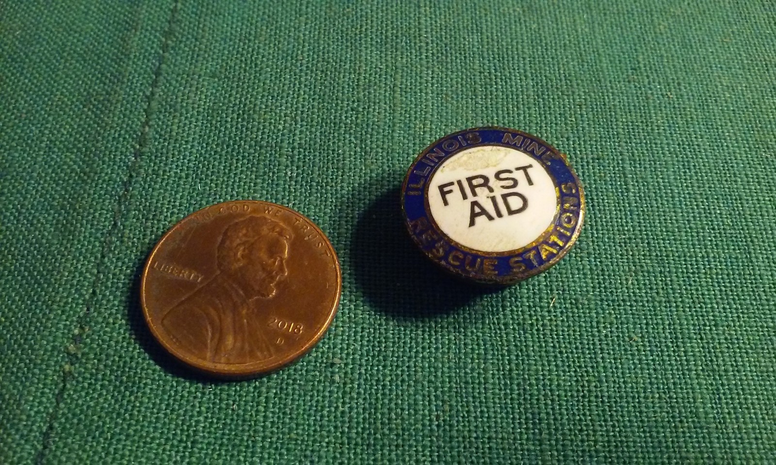 FIRST AID Illinois Mine Rescue Station Rare Antique Screw-Back Metal &Enamel Pin