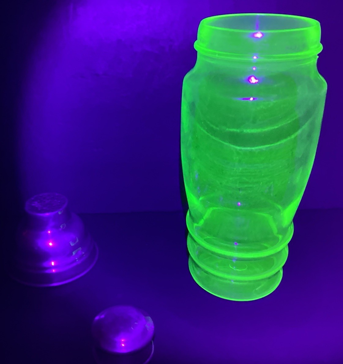 Vintage Green Uranium Glass Martini/Cocktail Shaker With Lids 11 Inches