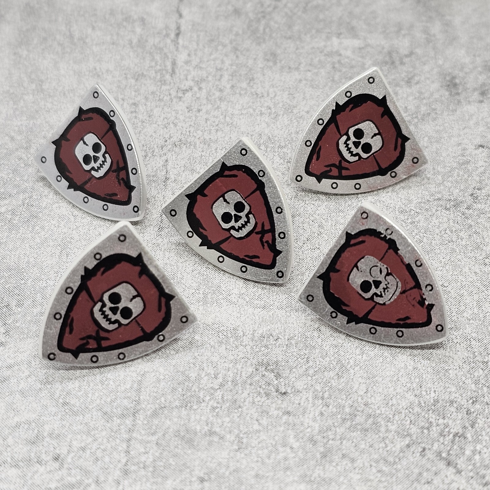 5pack Custom Classic Skull Shield Small Block Accessory for Minifigures D9DPA31