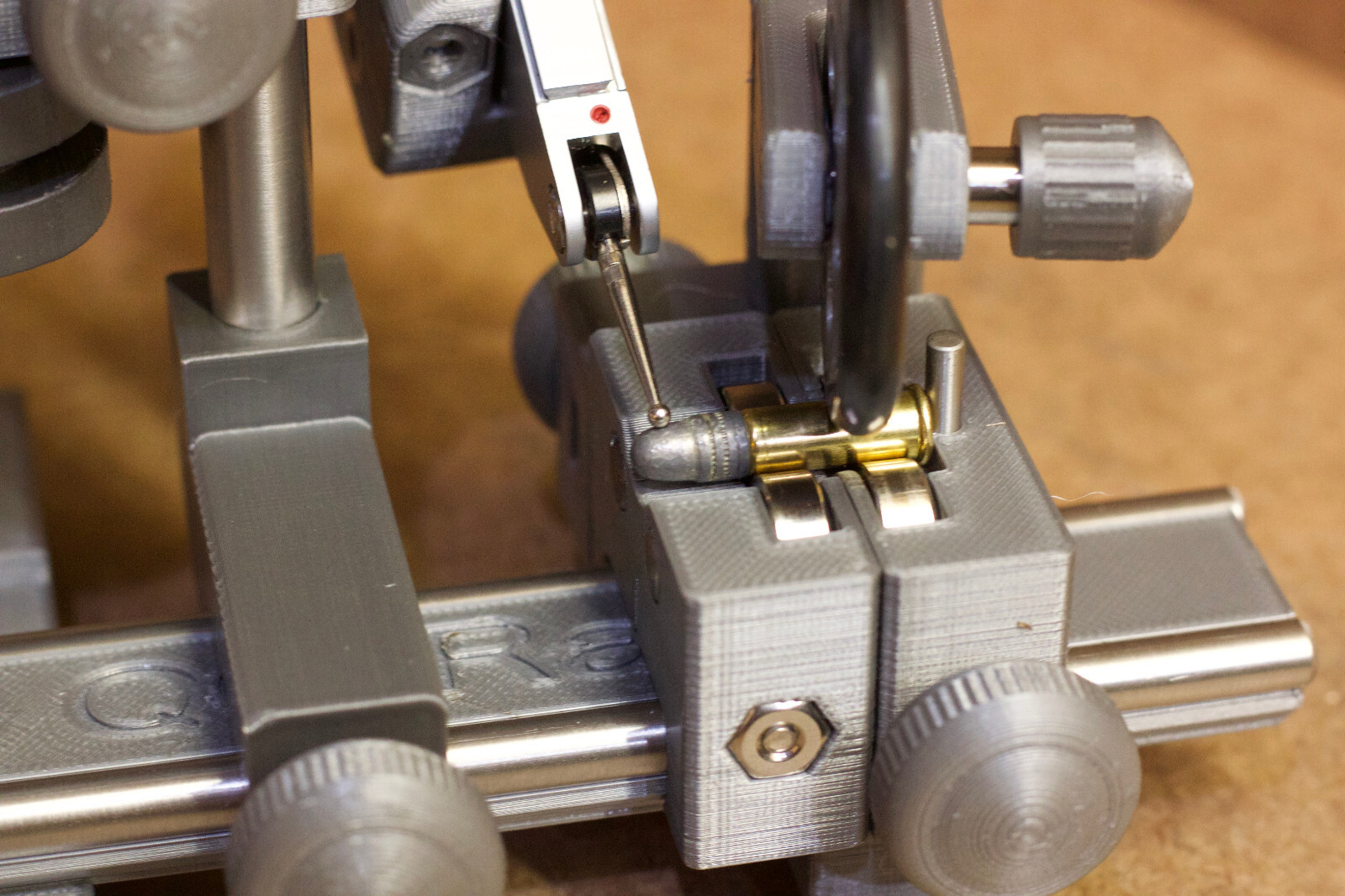 QC-Rail Concentricity Gauge Fixture for Lever Indicators to measure runout