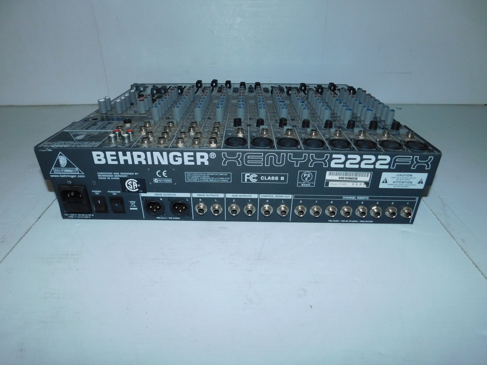 BEHRINGER XENYX 2222 FX PREMIUM 22INPUT 2/2 SUB MIXER (SML13)