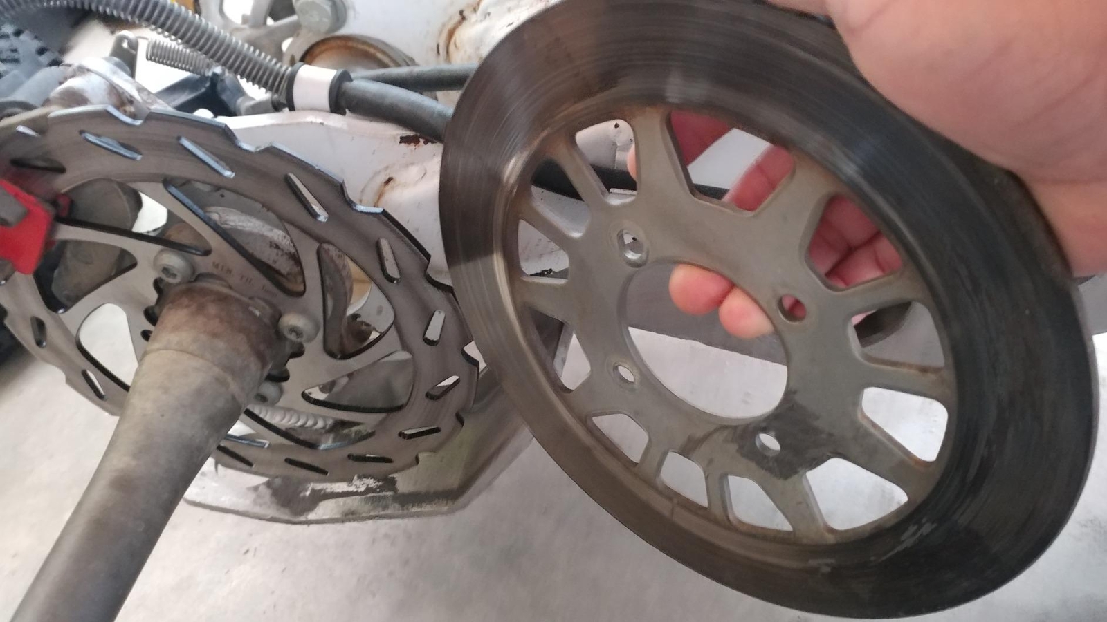 Front Rear Brake Discs Rotors Pads For Yamaha Raptor 660R YFM660R 2001 2002-2005