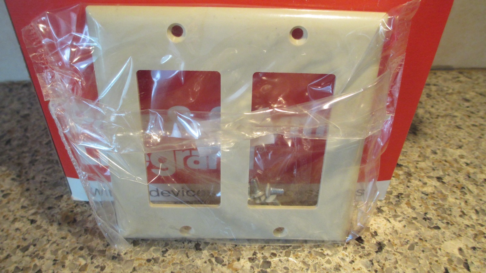 Pass & Seymour, Box of 20, SP262-IU, Ivory 2 Gang Plastic Wall Plates