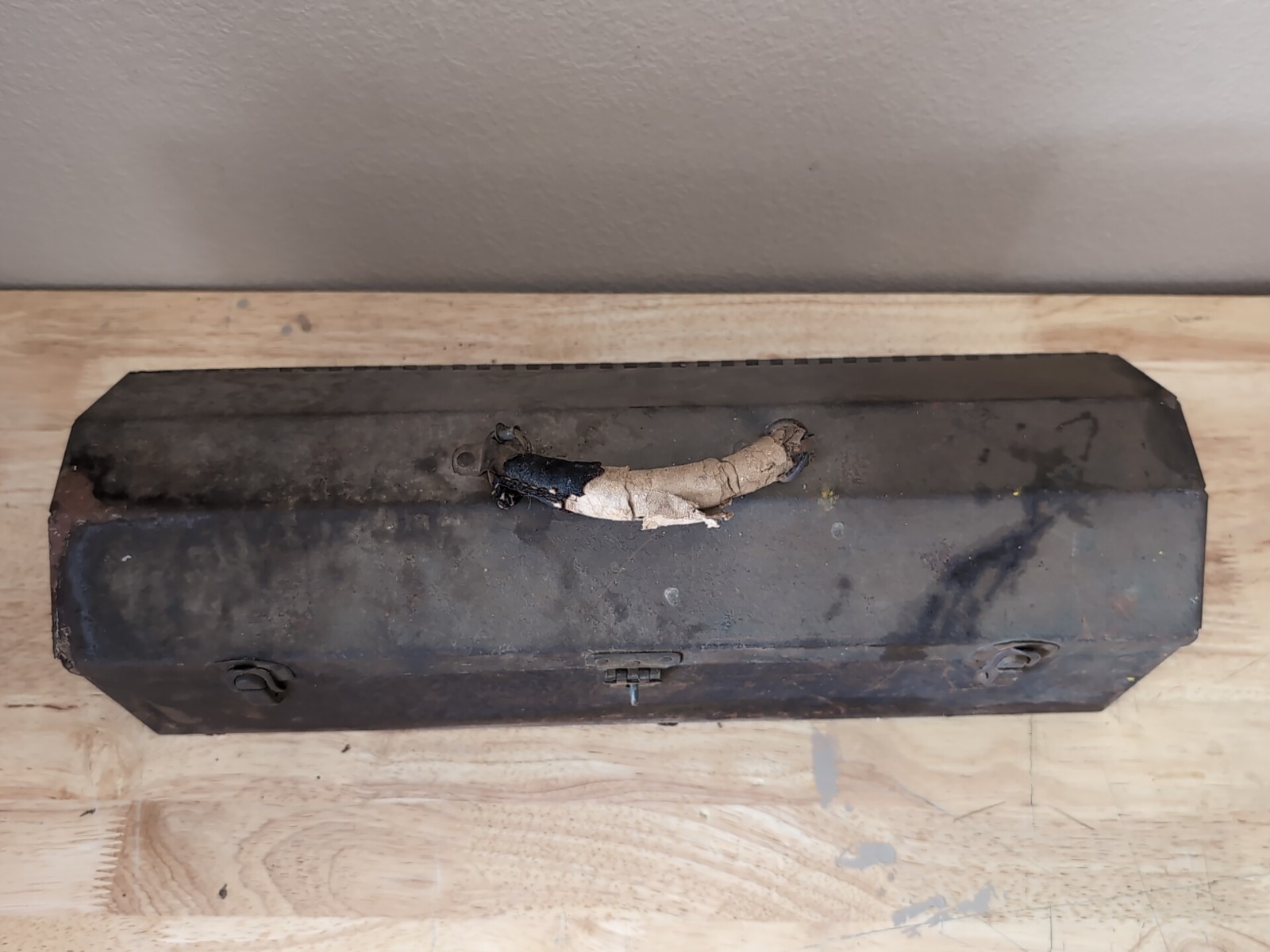 1930s Western Giant Tools Western Auto Supply Tool Box w/ Tray Leather Handle