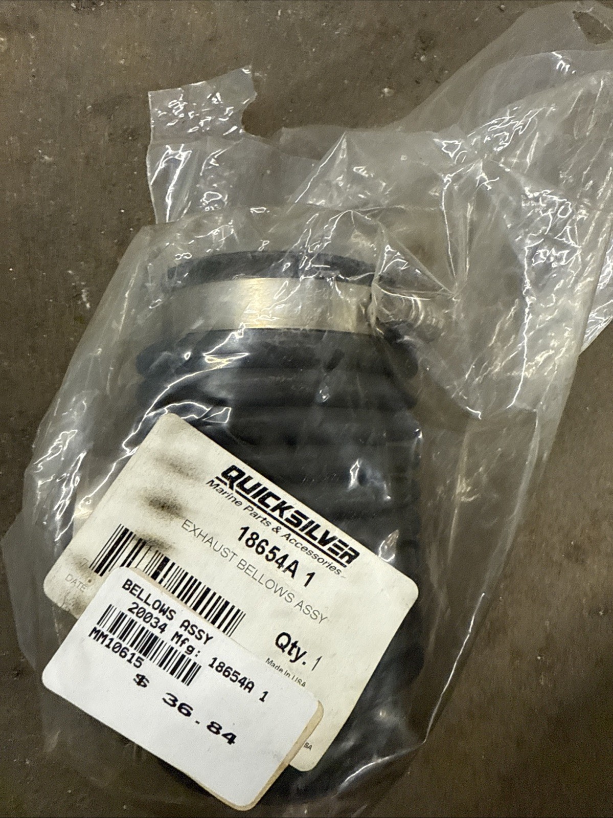 QUICKSILVER MERCRUISER EXHAUST BELLOWS 18654A1 8M0124227 NEW OEM