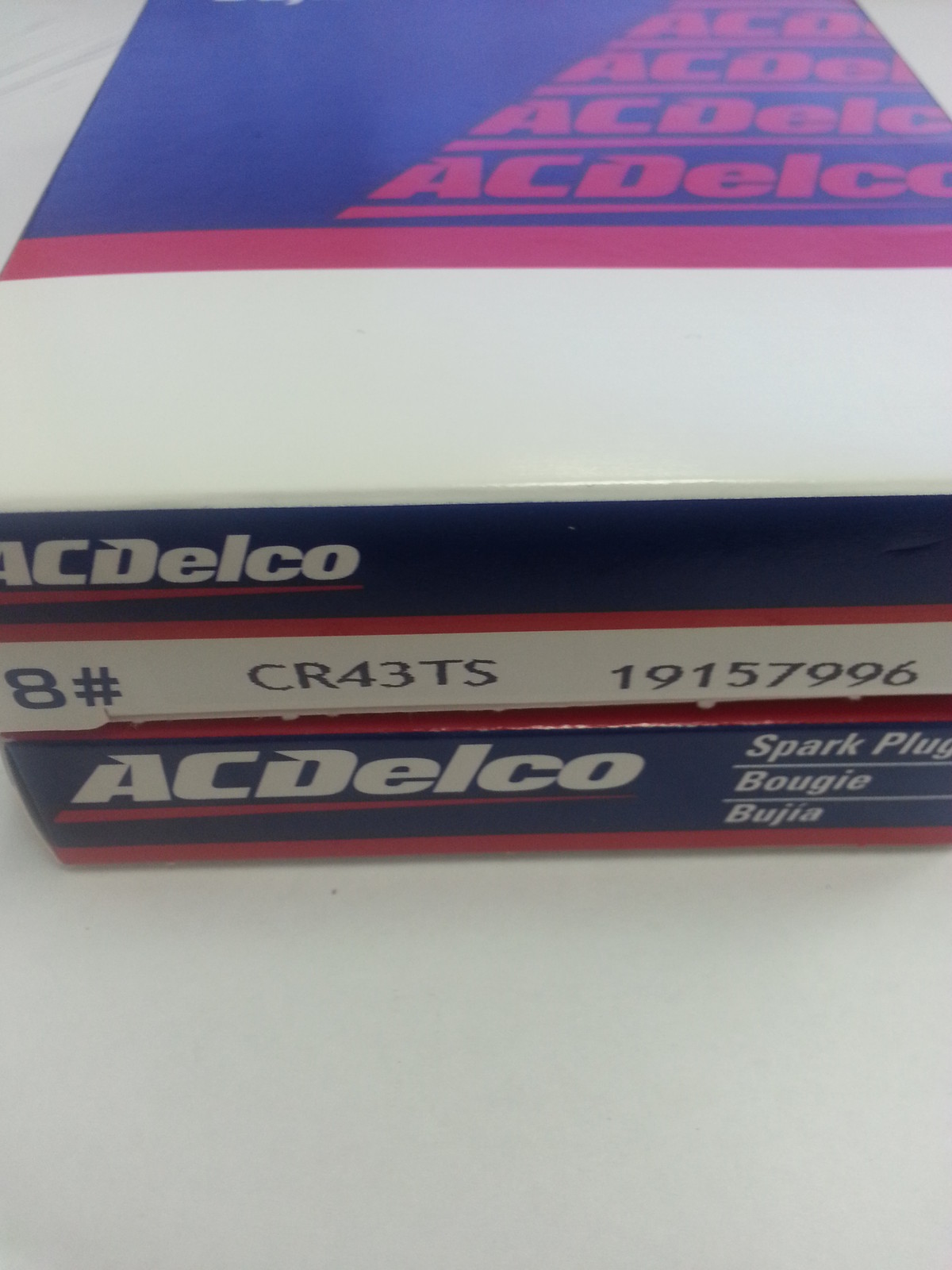 SET OF 8 ACDELCO CR43TS SPARK PLUGS 19157996