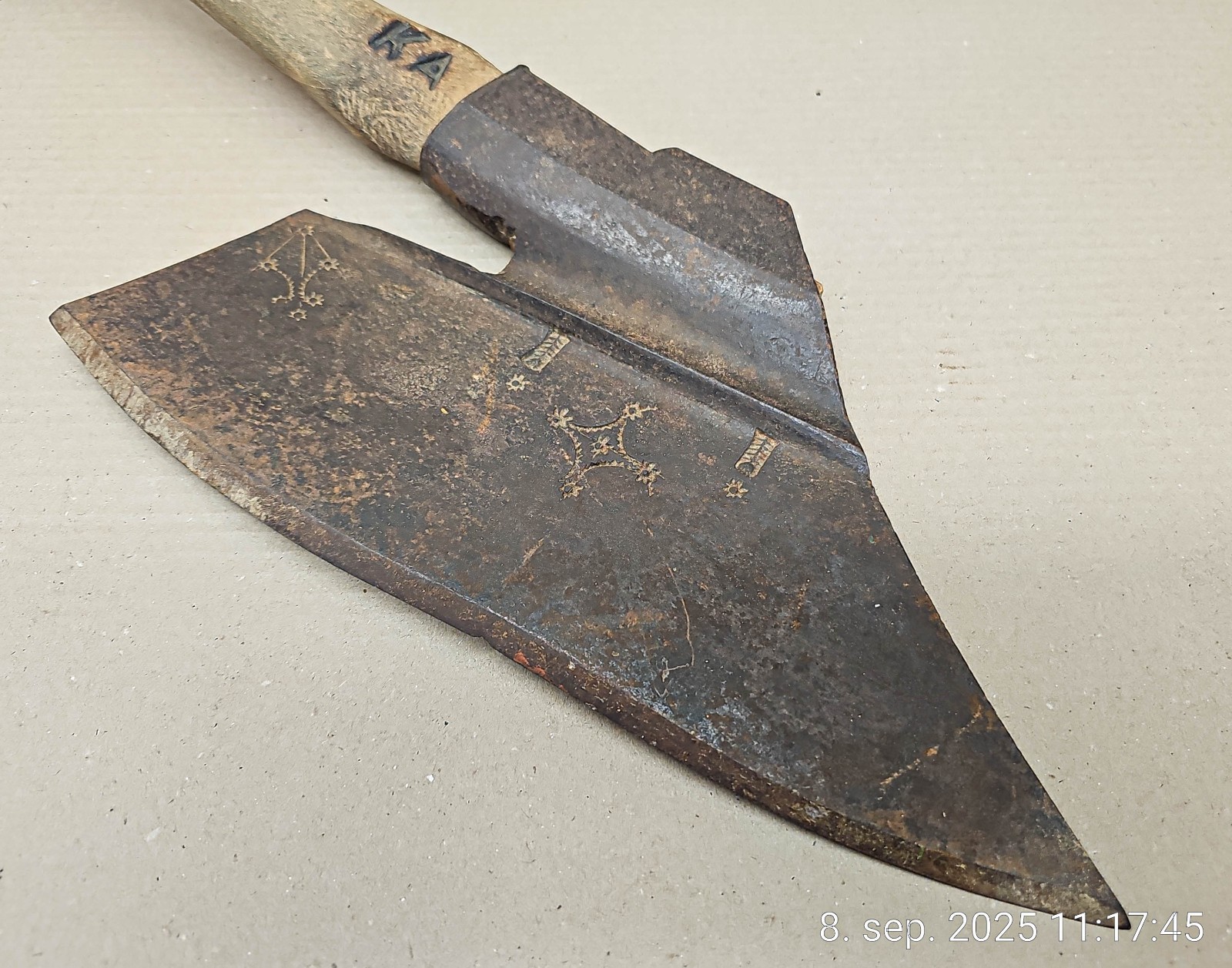 5,3 LBS ANTIC RARE GERMAN QUALITY FORGED AXE HEAD HATCHET