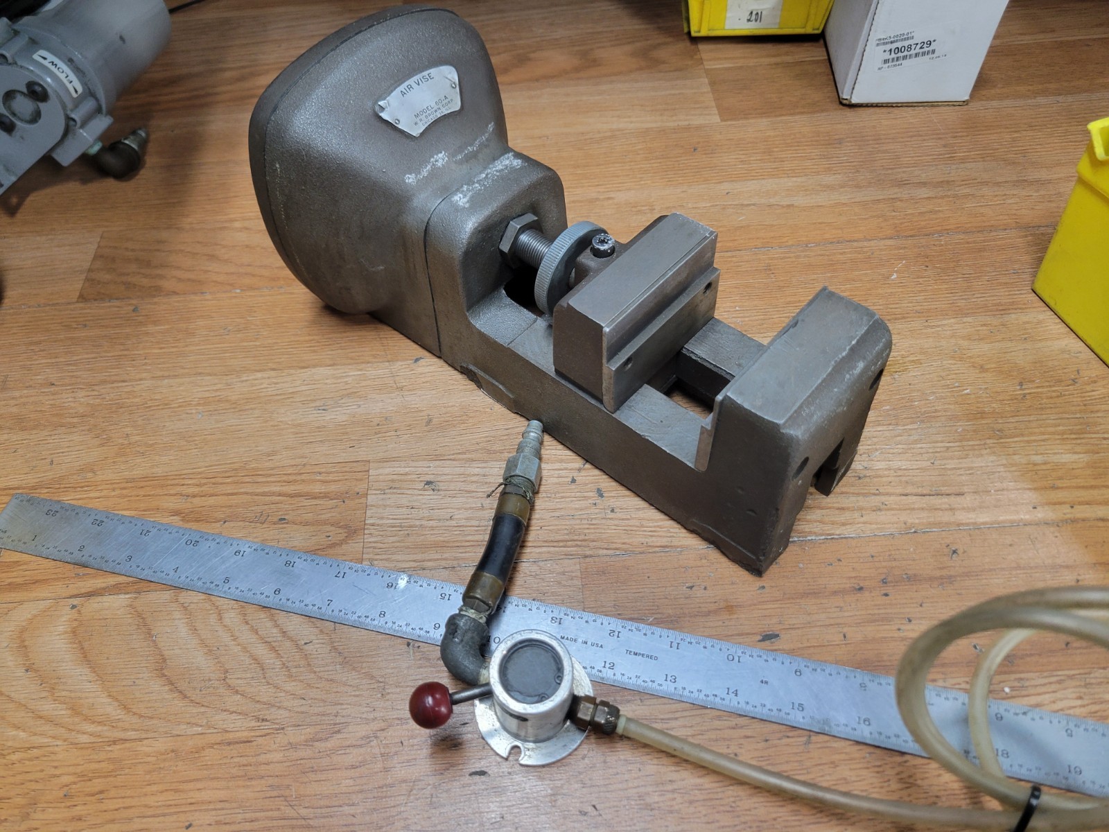 Heinrich Air Vises with Single Acting Cylinder 3"