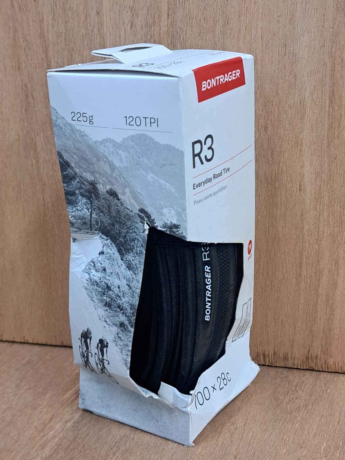 New Bontrager R3 Road Tire / 700 x 28c / TR / 225g / 120 TPI