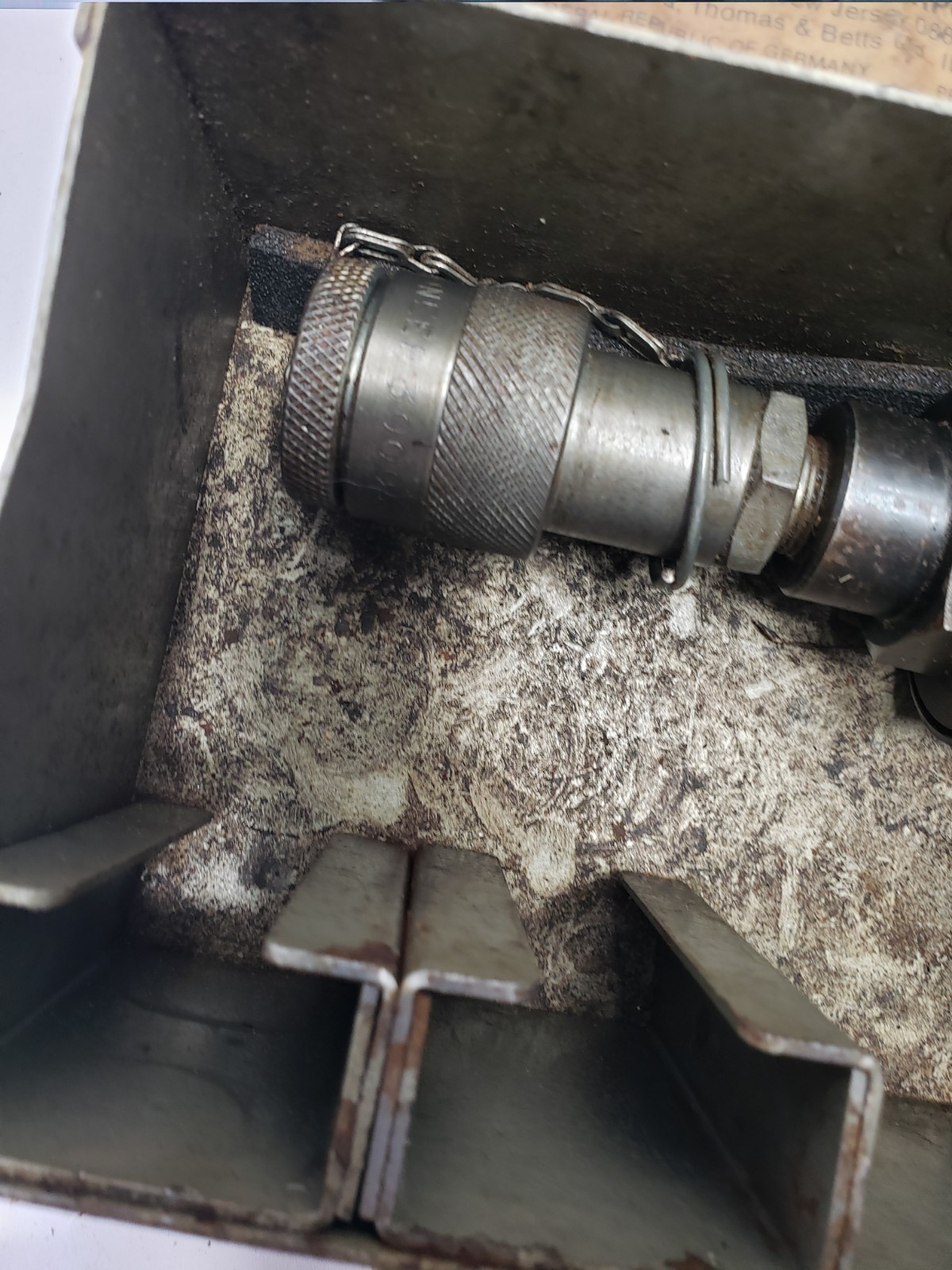 Thomas & Betts Dieless Hydraulic Crimping Tool Head TBM 105-750 Pre Owned