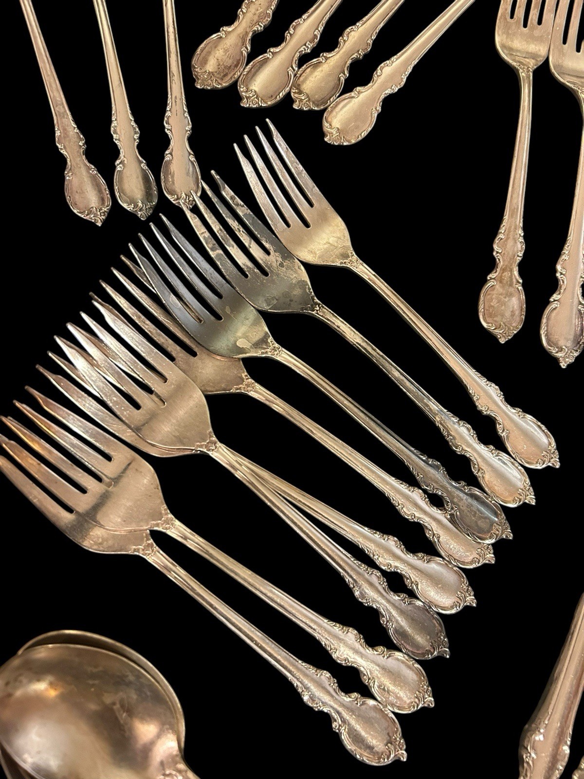 32 Pcs Set 1847 Rogers Bros Reflection Silverware Forks Spoons Knives Floral