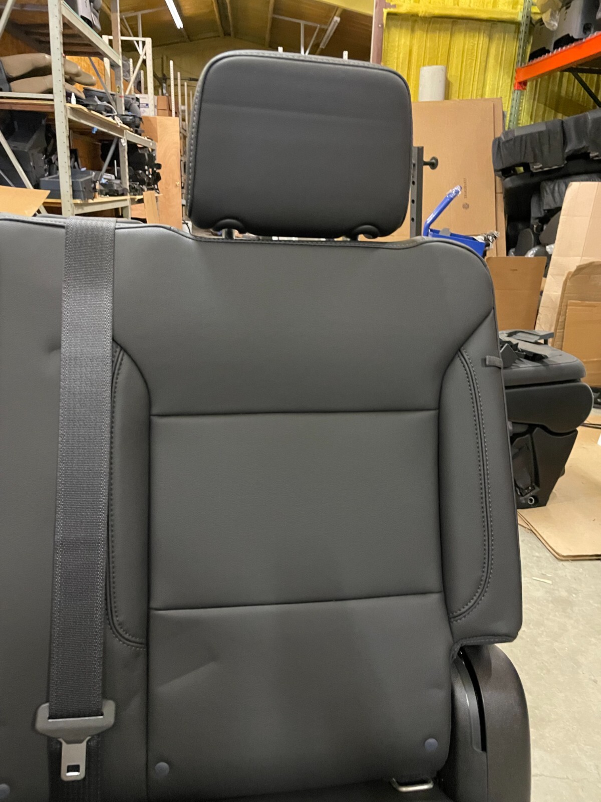 21-25 TAHOE YUKON ESCALADE SUBURBAN LEATHER 2ND ROW SEAT EBONY (JET BLACK) OEM