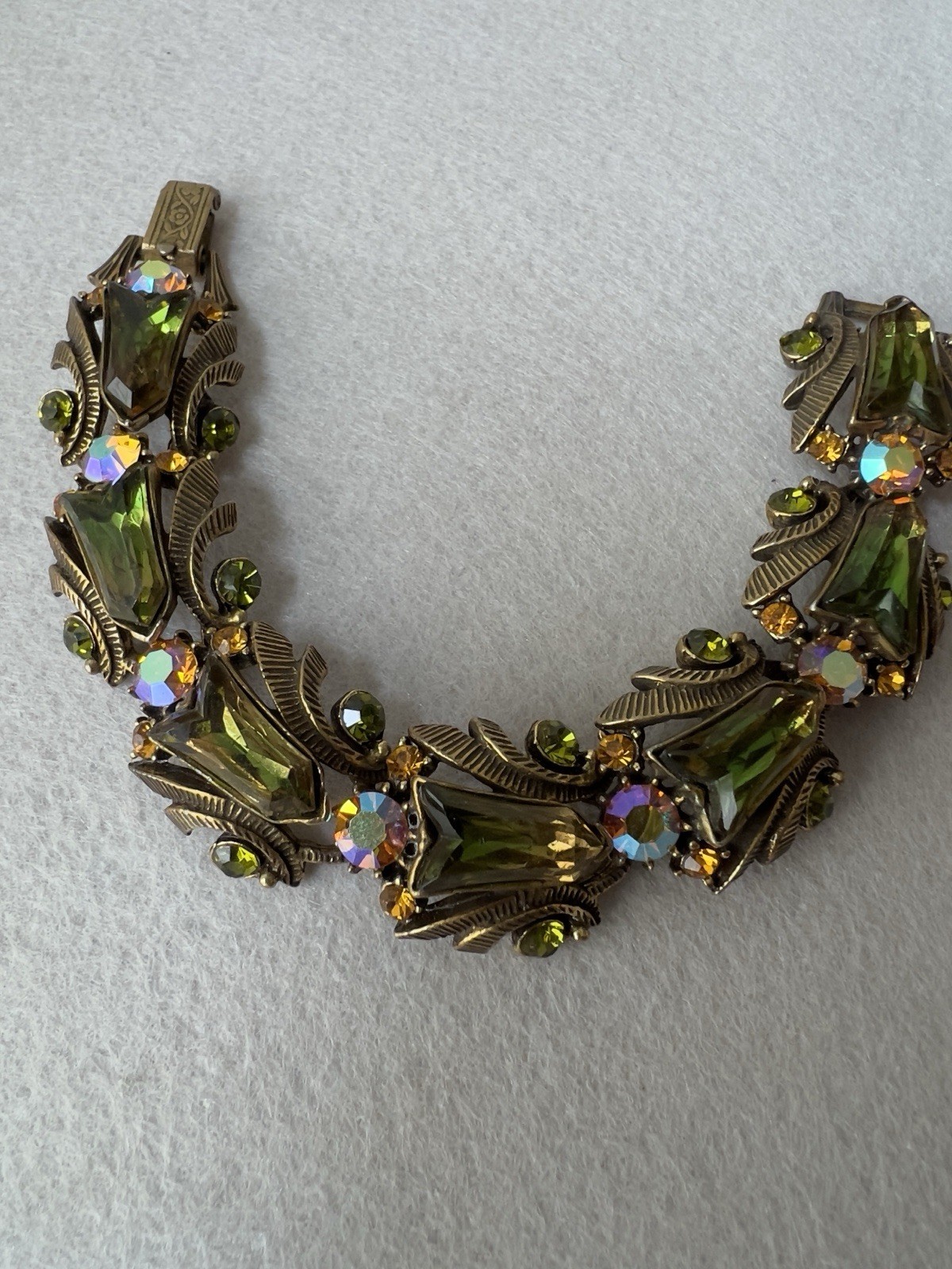 Vintage FLORENZA Olivine Two-Tone Tulip Keystone Exquisite Rhinestone Bracelet