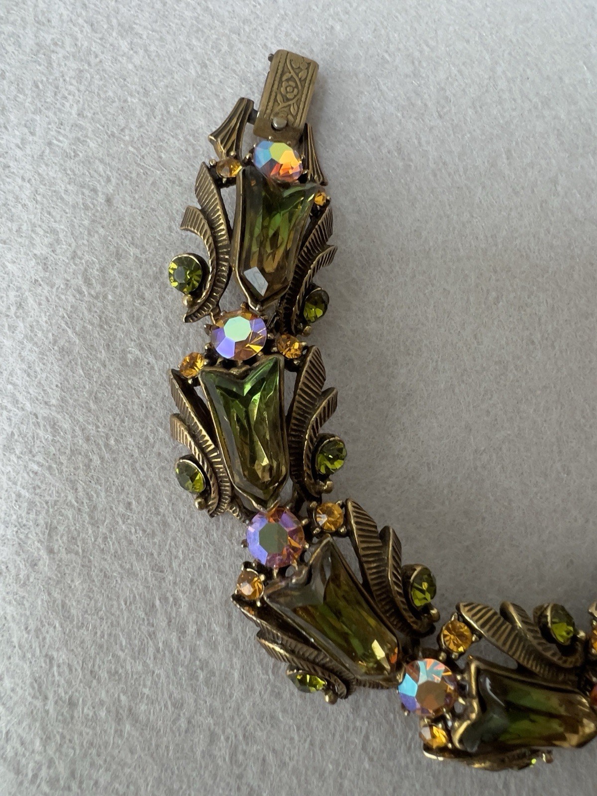 Vintage FLORENZA Olivine Two-Tone Tulip Keystone Exquisite Rhinestone Bracelet