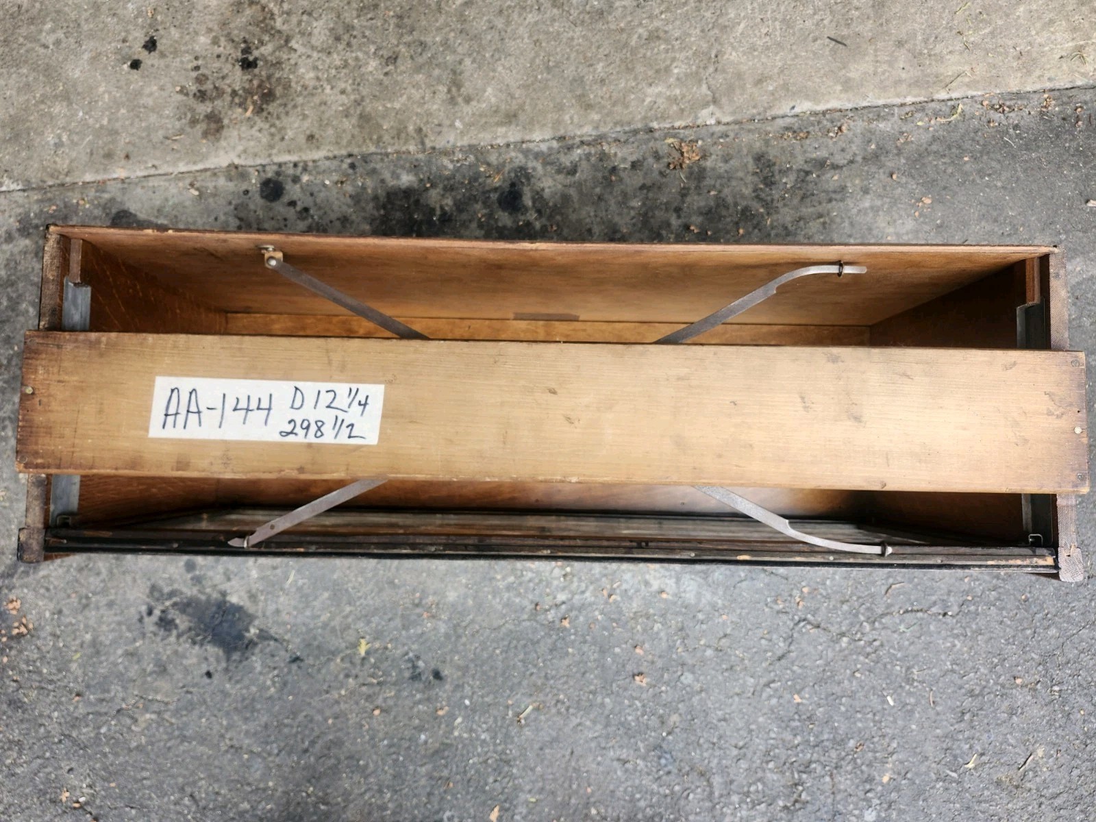 Globe-Wernicke Tiger Oak D 12 1/4 Grade 298 1/2 Section