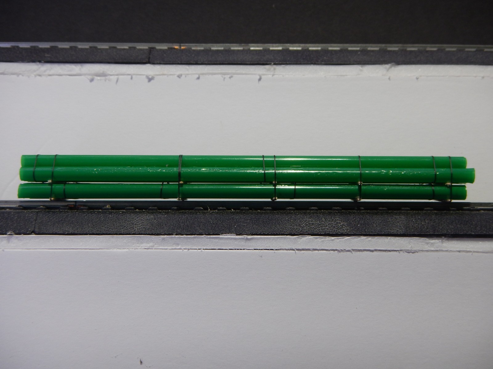 Pipe Load for HO Scale Bulkhead Flat Car