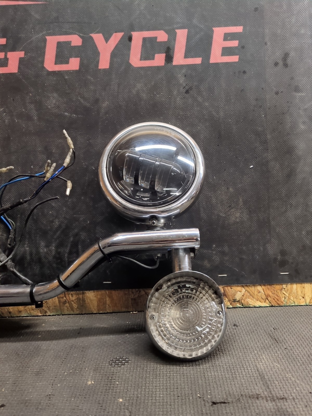 For 2000-03 Yamaha 1600 Road Star Front Light Bar Fog Lights Turn Signal Light