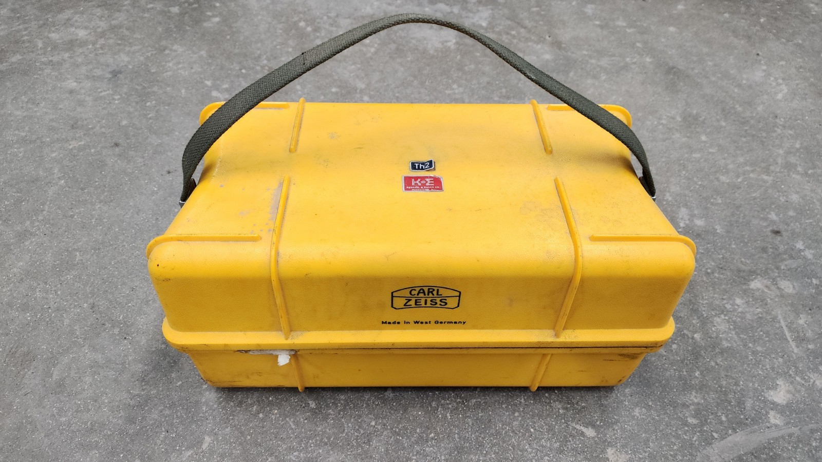 Zeiss Th2 Transit Theodolite 121360 West Germany with Carrying Case