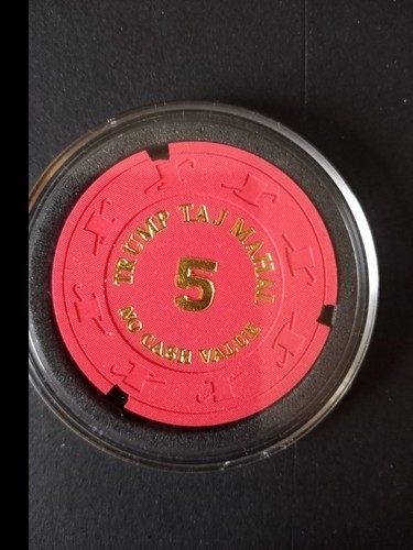 TRUMP TAJ MAHAL SET OF 5 NCV CHIPS