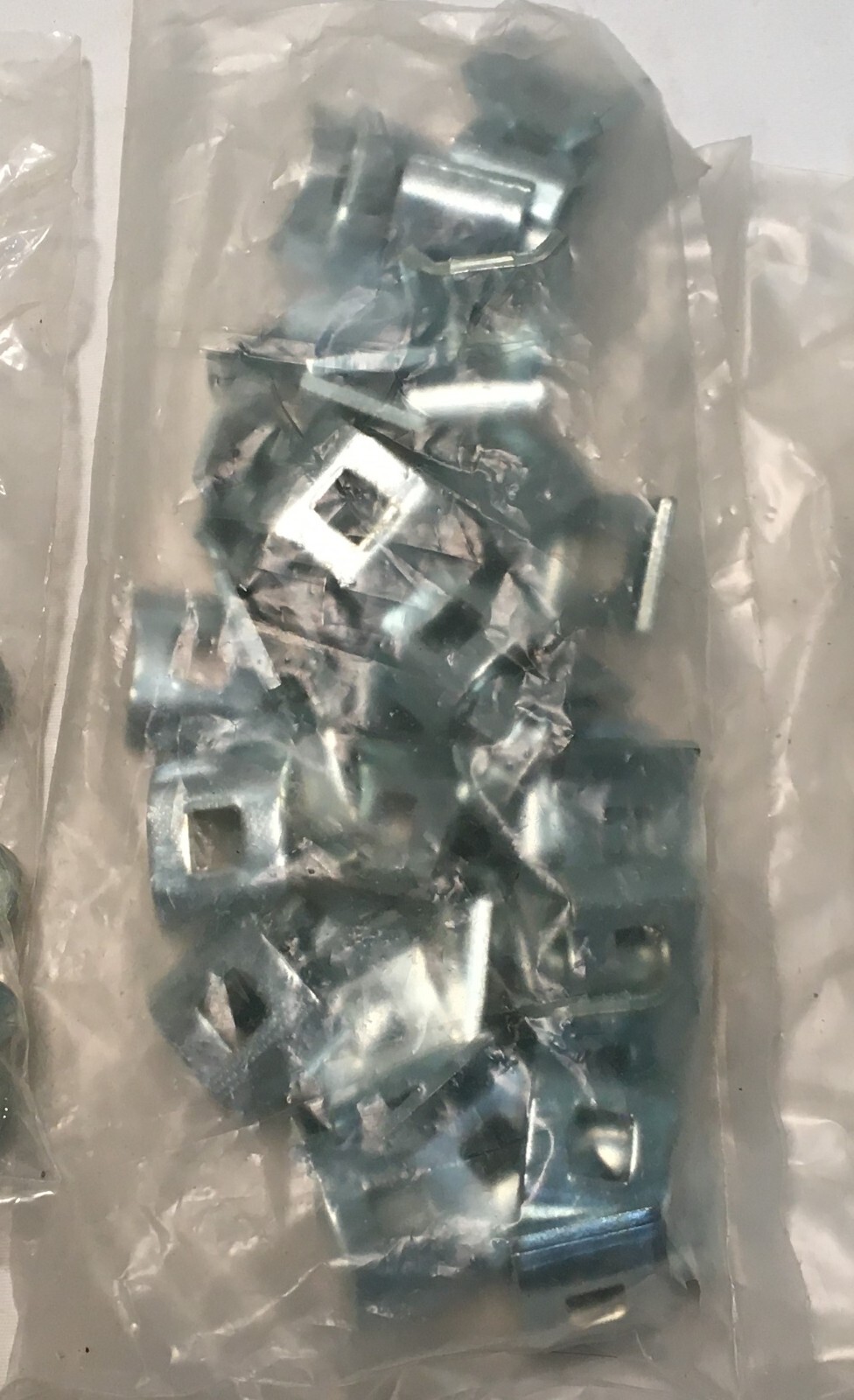 Box of (50) Cooper B-Line Flextray FTSCH Connecting Hardware