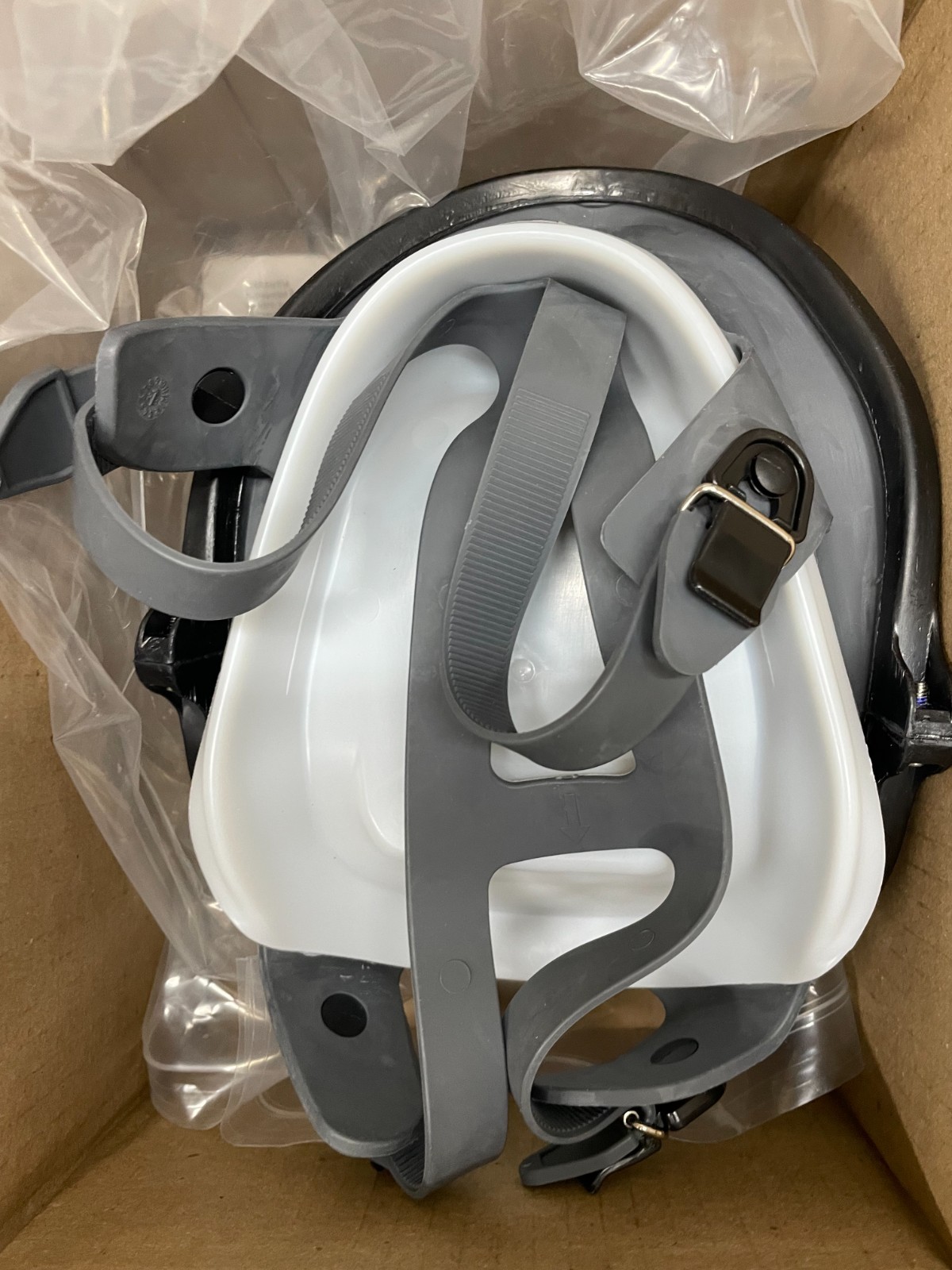 Honeywell 54001 North Air-Purifying Respiratory Full Face Protection Mask M/L