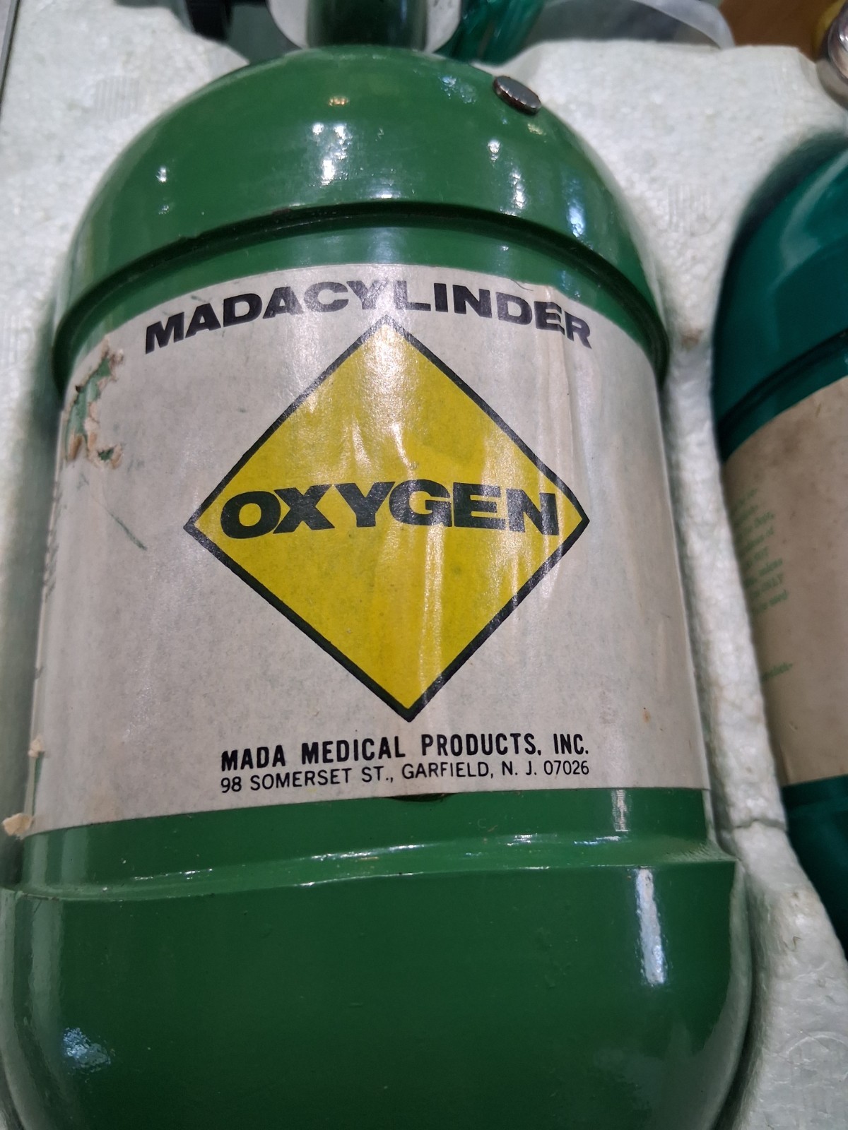 MADA Medical Portable Oxygen Kit Dual Cylinder Regulator Case