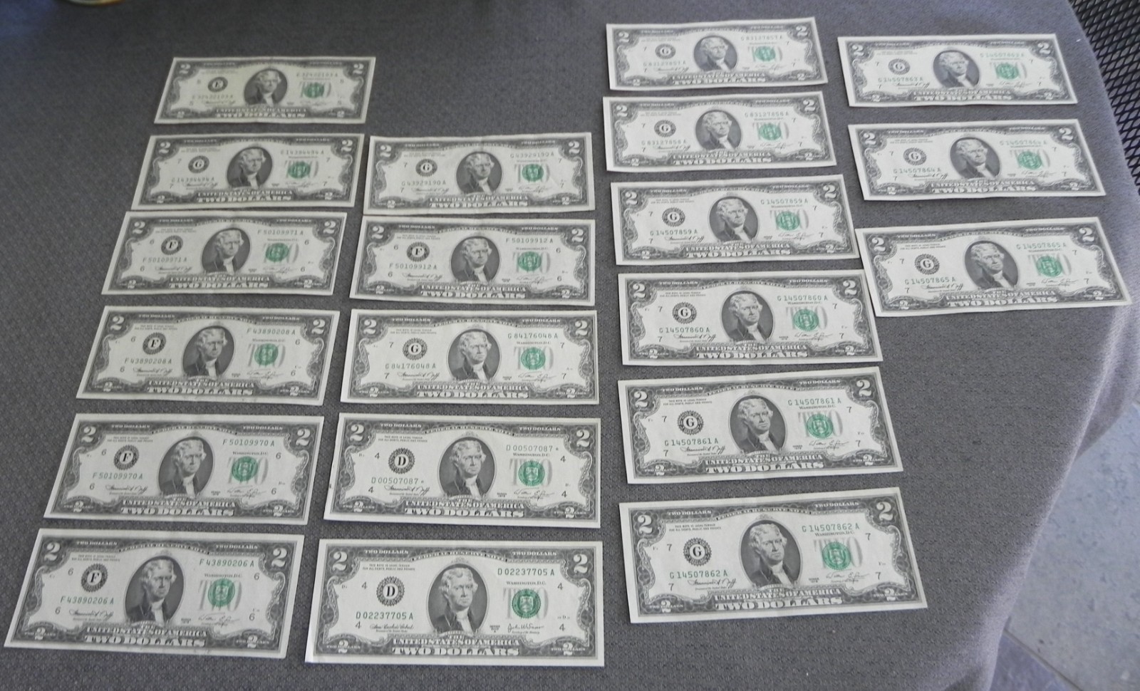 United States $2 Bill LOT Of 20 -1976 9-Uncirculated Sequential Numbers 11-VG !!